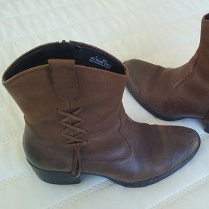Born brown boots